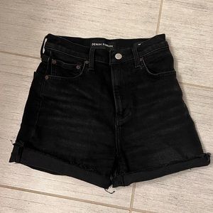 Aritzia Denim Forum black shorts size 24 (00) or xs